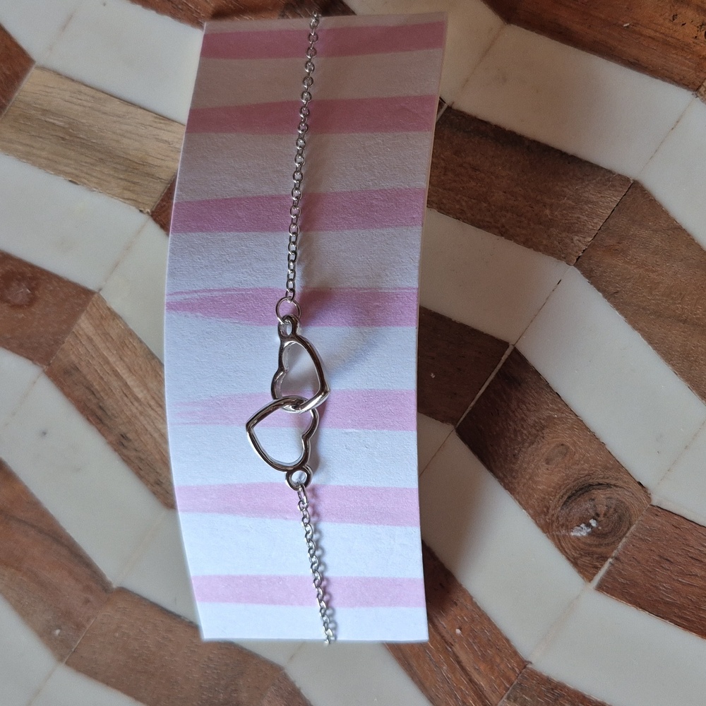 $5 DEAL!Silvertone Heart Adjustable Chain Bracelet. New! MUST BUNDLE ❤️ - Picture 2 of 4